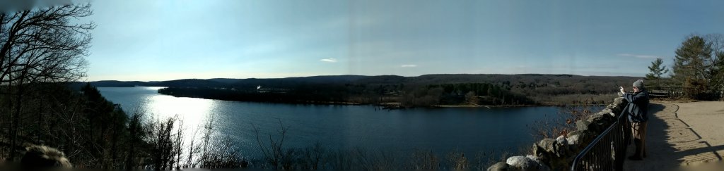 panaraomic shot CT river