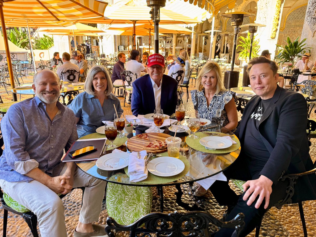 Photo attached to archived tweet